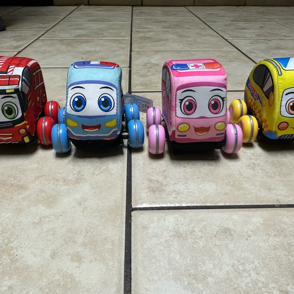 Set of 4 plush pull back cars